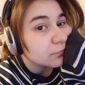 Meet your Posher, Cassandra